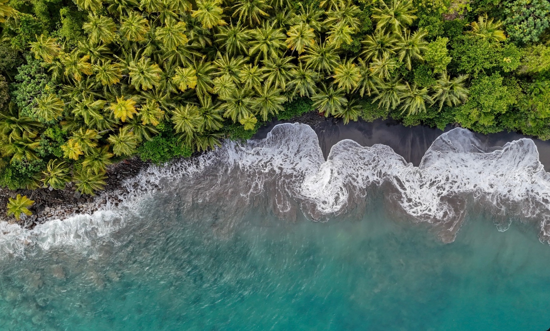 Plage d'Anse Couleuvre vue du ciel